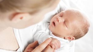 Cara Menidurkan Bayi Lewat Stimulasi Panca Indra